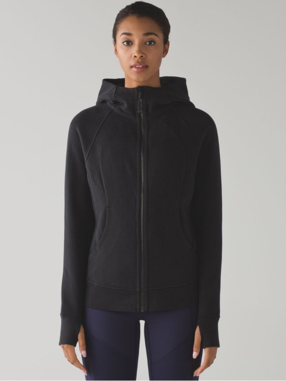 Lululemon Scuba Hoodie *Light Cotton Fleece
Black size 6